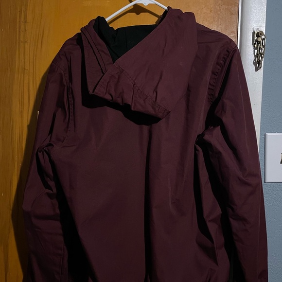 Element maroon Mens jacket. Size Medium - Picture 4 of 5